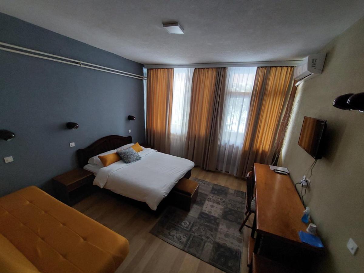 Lakeview Hotel And Resort Otesevo Екстериор снимка